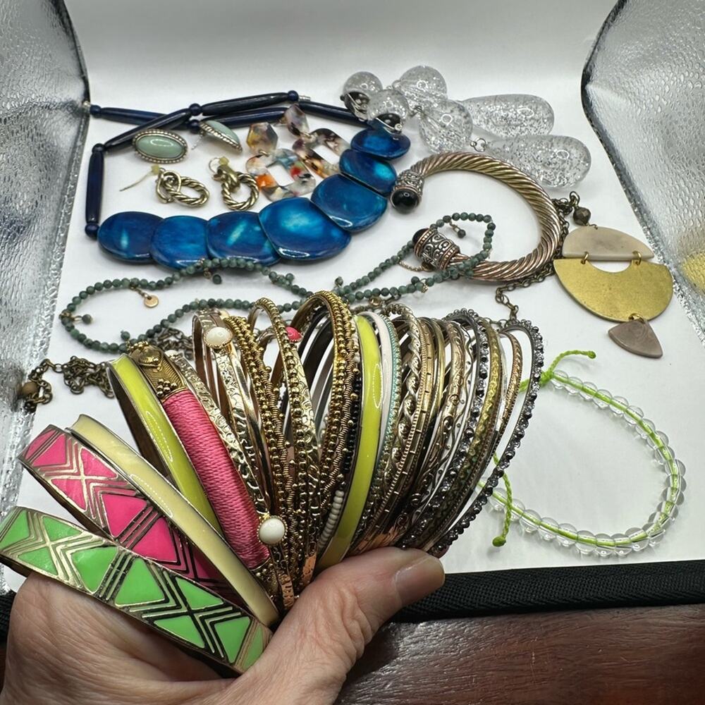 Jewelry Lot 30+ piece Bracelet Earring Necklace Modern Vintage Costume Casual